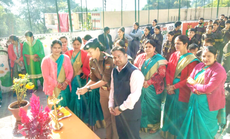 Awareness campaign conducted by Kotwali Kirtinagar Police in Holy Angel School