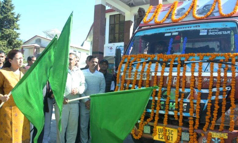 Cabinet Minister Rekha Arya flags off vehicles of Vikas Bharat Sankalp Yatra