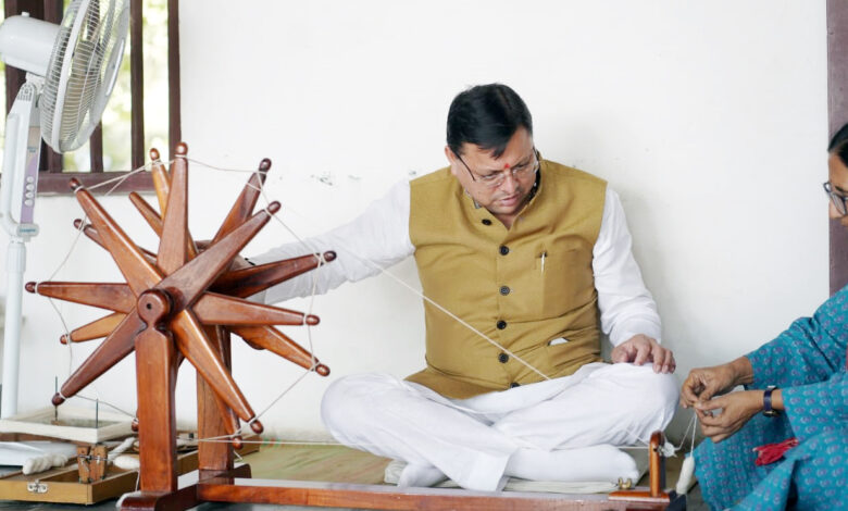 Chief Minister Dhami reached Gandhi Ashram in Ahmedabad spun the charkha remembered the Father of the Nation