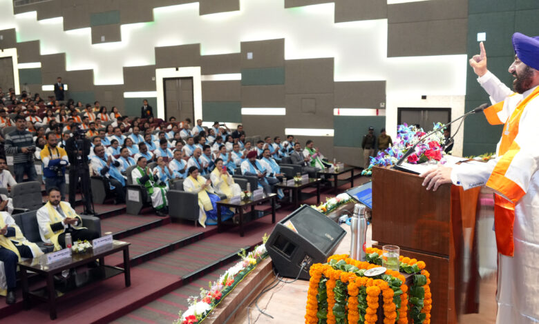 Governor arrived as chief guest at the convocation ceremony of Uttaranchal University