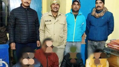 Police arrested 04 gamblers who were gambling in a public place recovered Rs 44800 from the gambling racket 1