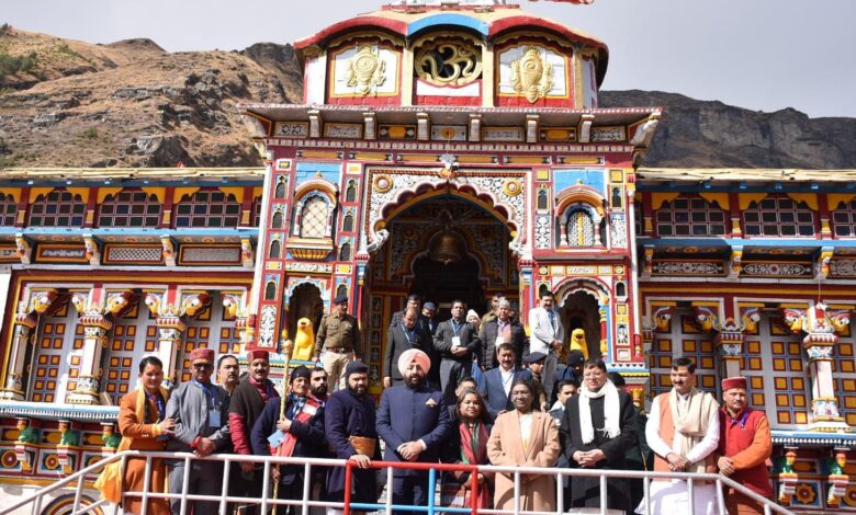 President Draupadi Murmu had darshan of Lord Badri Vishal