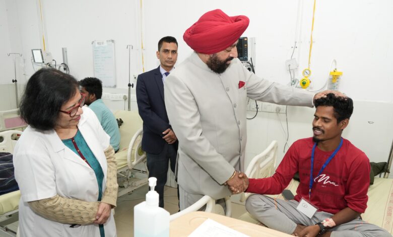 The Governor reached AIIMS Rishikesh and inquired about the well being of the workers rescued from Silkyara Tunnel