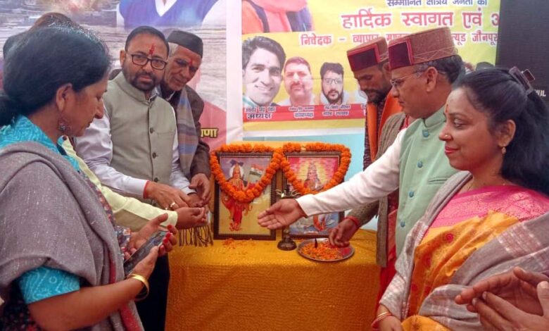 Three day Jaunpur Mahotsav begins with colorful tableaux and march past by school students