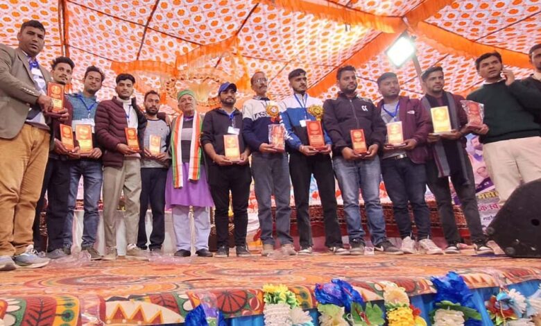 Three day Jaunpur Mahotsav ends with prize distribution