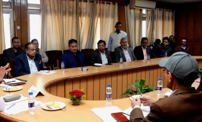 Minister Prem Chand Aggarwal took a meeting with housing related investors in the auditorium room of the Legislative Assembly