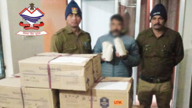 Tehri police arrested 01 person with 5 boxes of illegal English liquor