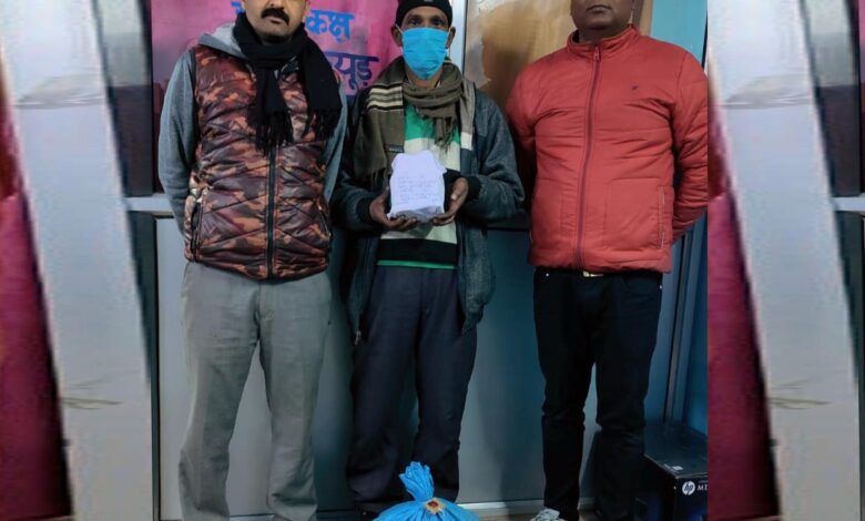 Police station Thatud arrested 1 person with 52 pav of illegal English liquor