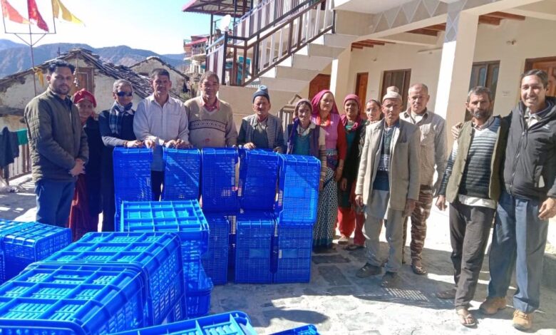 Udyan mobile group center Thatud distributed 300 plastic cartons free of cost to 150 members of the group