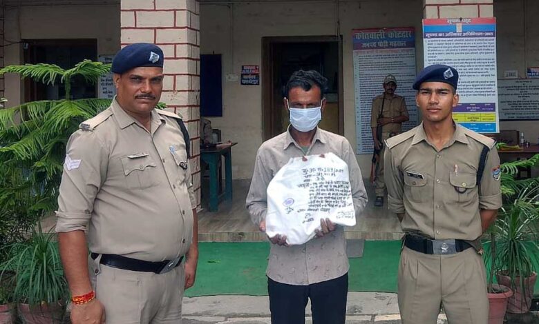 Theft of gold and silver at Kotdwar bus stand police arrested the accused