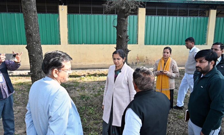 Activity on Tehsil Day District Magistrate Tehri inspected the newly constructed cowshed